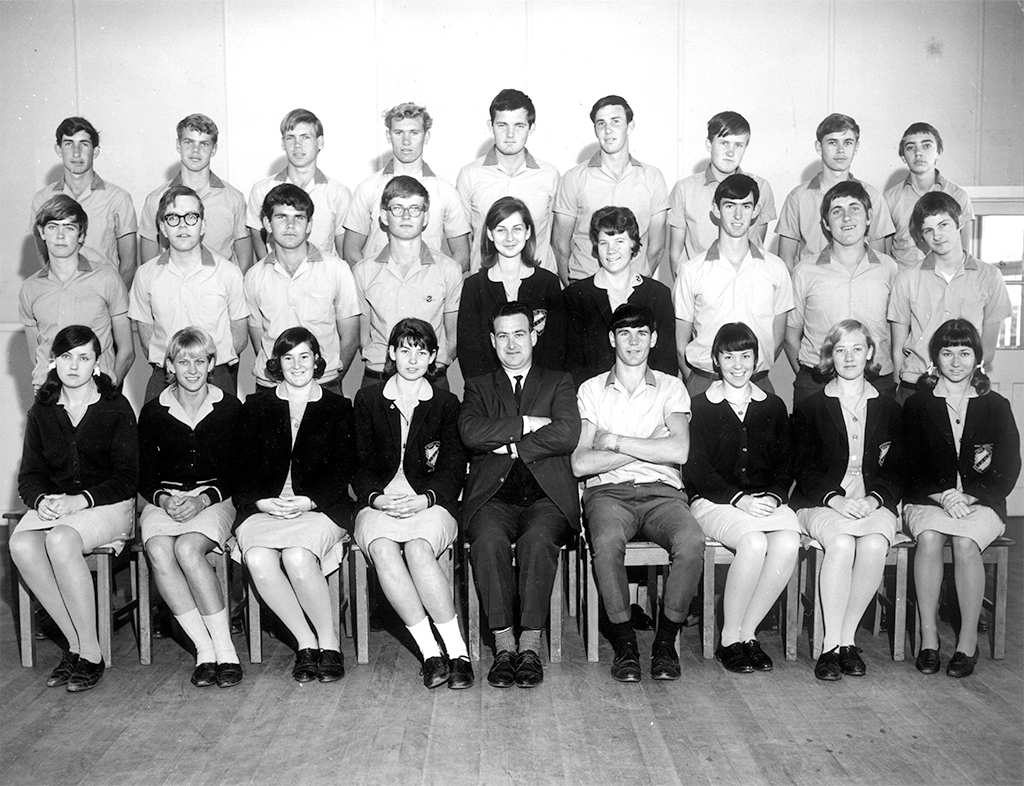 1967_ISHS_Class_12A3_W1024px